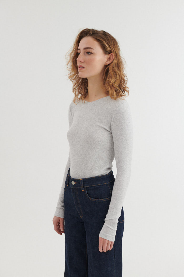 basic-apparel-ludmilla-ls-tee-langarmshirt-hellgrau-gerippt image 3