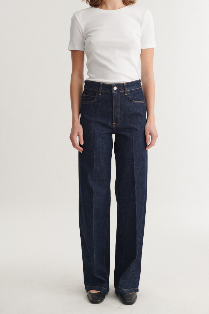 basic-apparel-enya-rinse-wash-jeans-damen-raw-denim-bio-baumwolle image 1