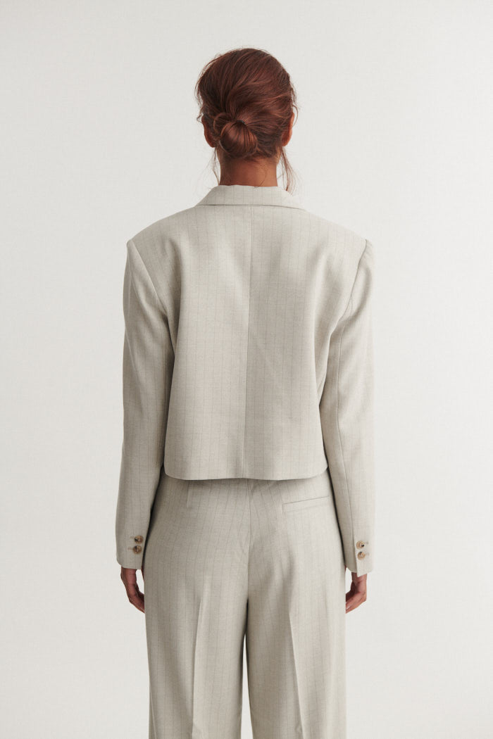 basic-apparel-radi-kurzjacke-chincilla-blazer-damen image 3