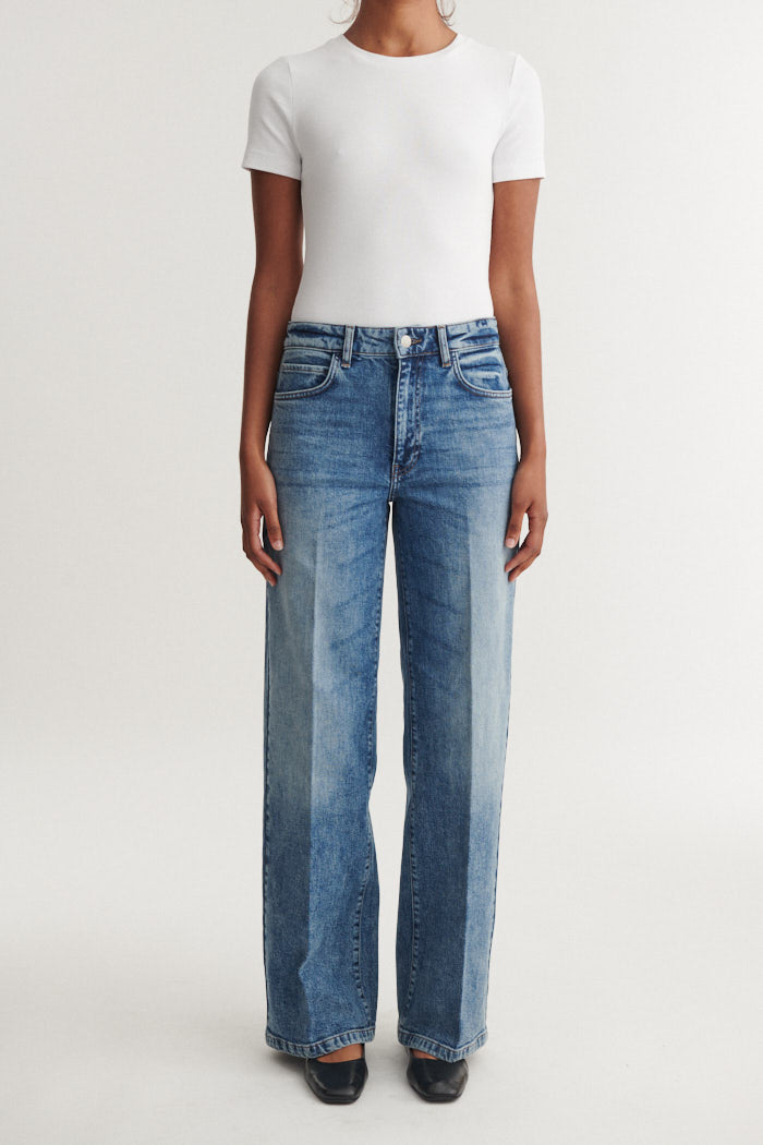 basic-apparel-enya-jeans-stone-washed-bio-weit image 1