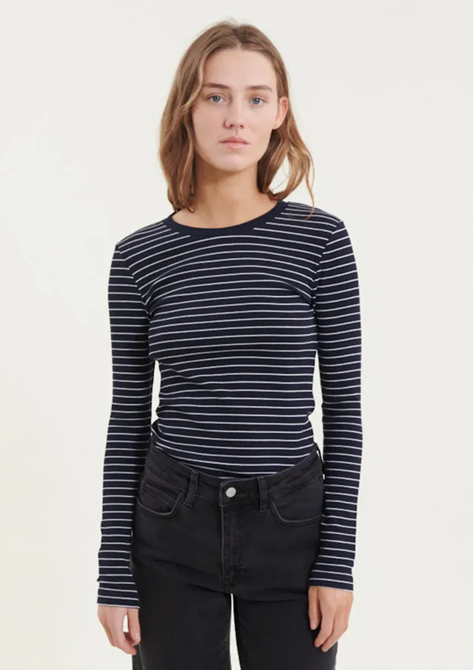 basic-apparel-ludmilla-ls-tee-langarmshirt-black-bio-baumwolle image 1