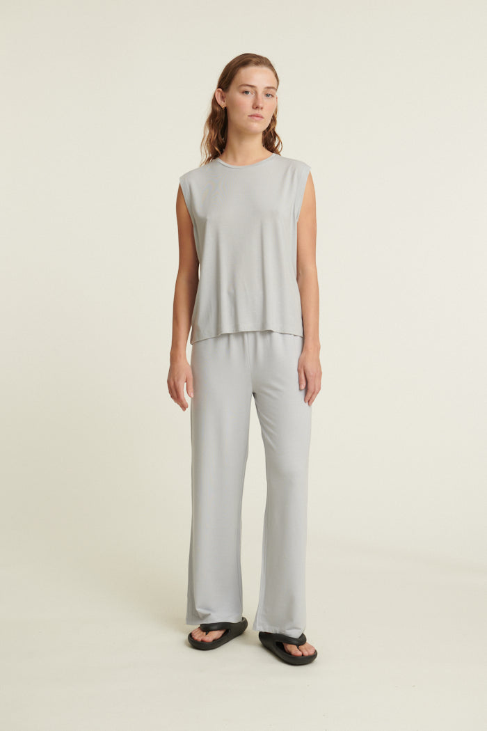 basic-apparel-jolanda-tank-high-rise-tencel-top image 4