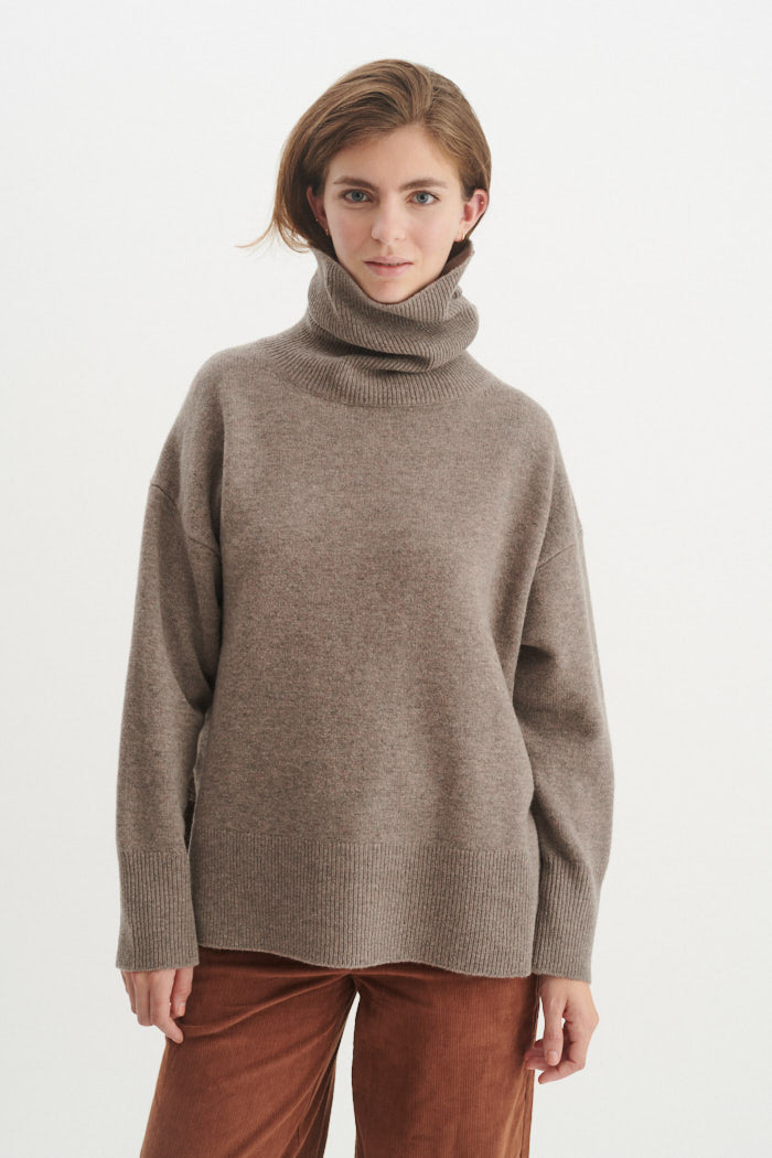 basic-apparel-liz-pullover-portobella-merino-oversize image 1