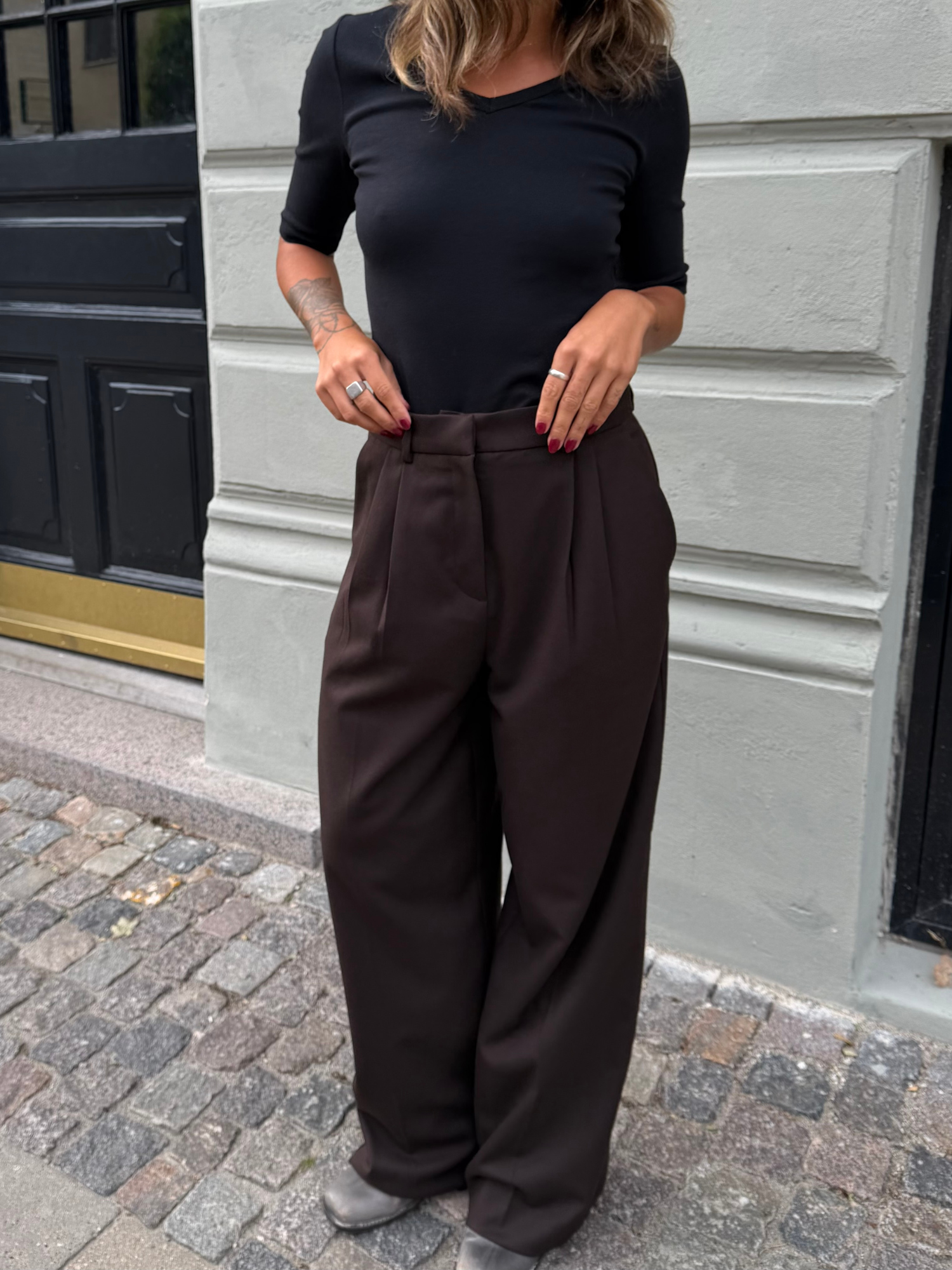 basic-apparel-marjo-pants-stoffhose-chocolate-torte-weites-bein image 2