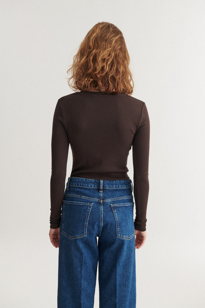 basic-apparel-ludmilla-ls-tee-langarmshirt-chocolate-torte-bio image 3