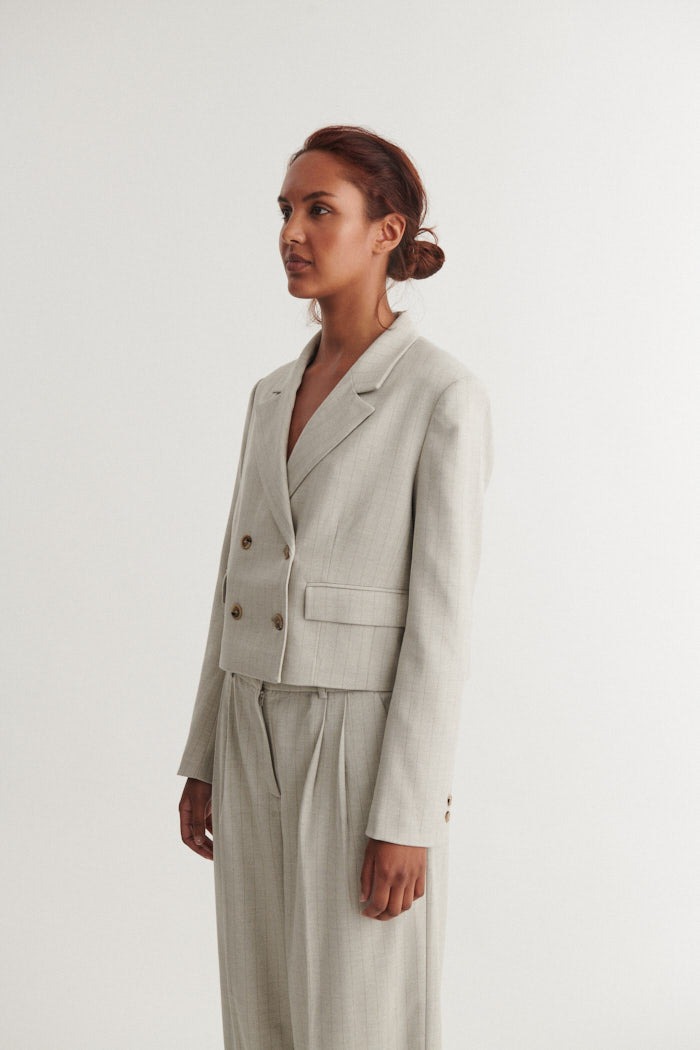 basic-apparel-radi-kurzjacke-chincilla-blazer-damen image 2