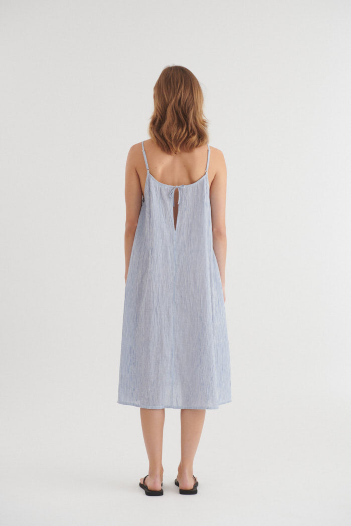 basic-apparel-carol-strap-dress-damen-riviera-bio-baumwolle image 4