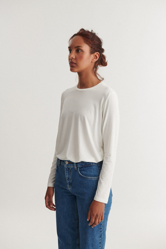 basic-apparel-jolanda-ls-tee-ba121-17-langarmshirt-off-white-tencel image 2