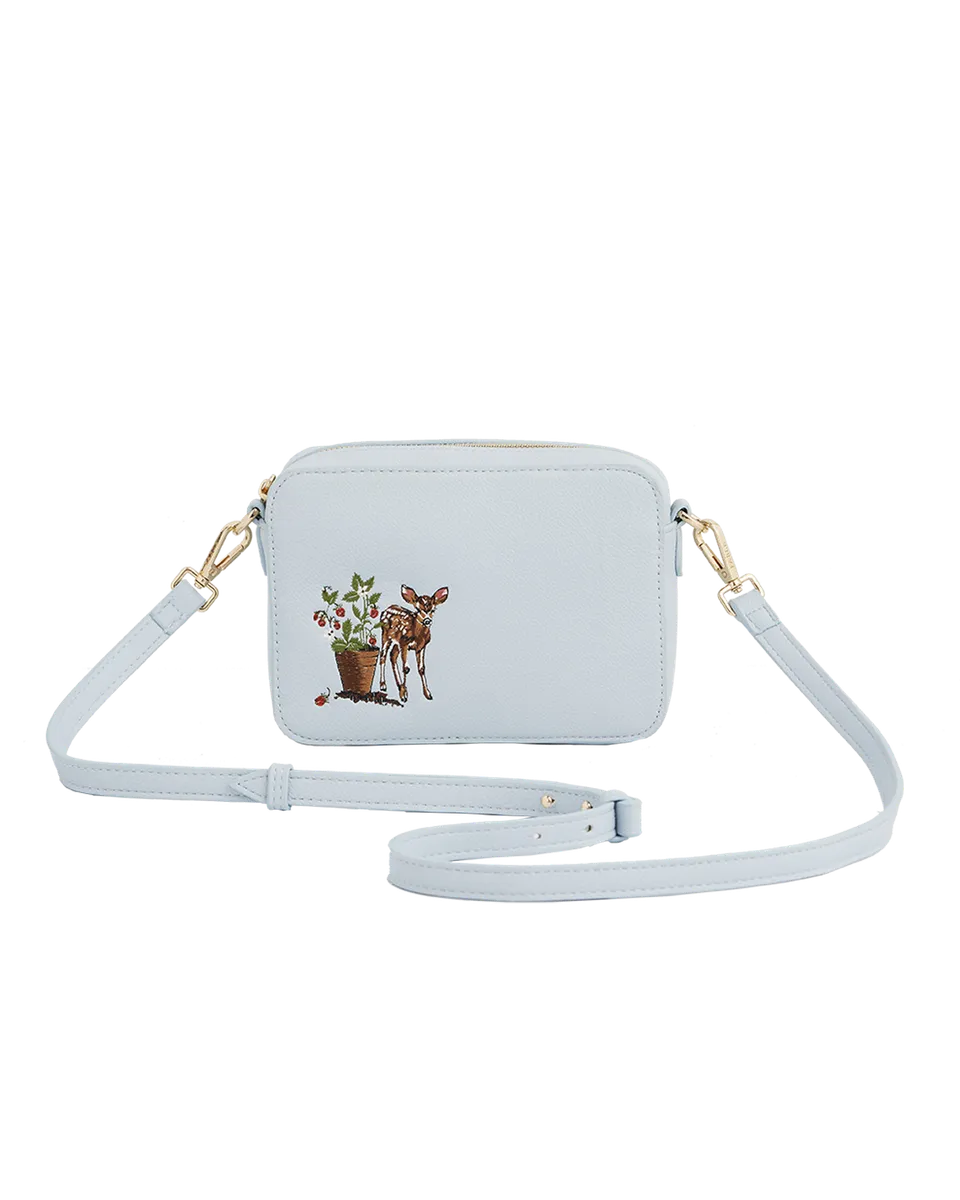 fable-england-charlotte-camera-bag-blau-erdbeer-stickerei image 1