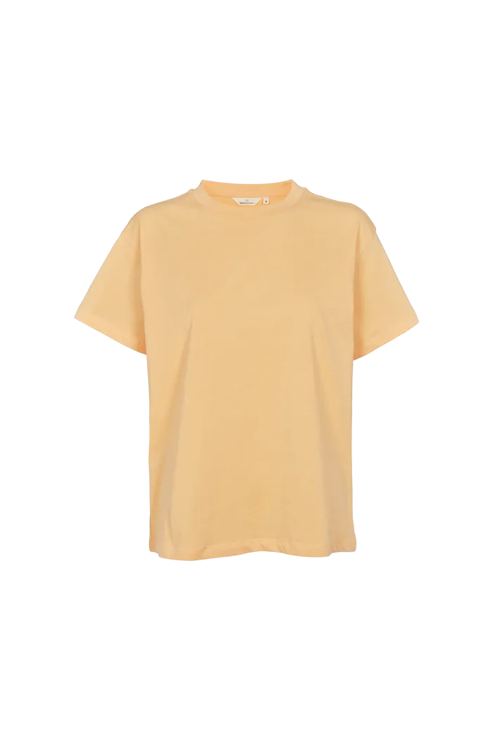 basic-apparel-rikke-tee-t-shirt-buff-orange-oversize-bio image 1
