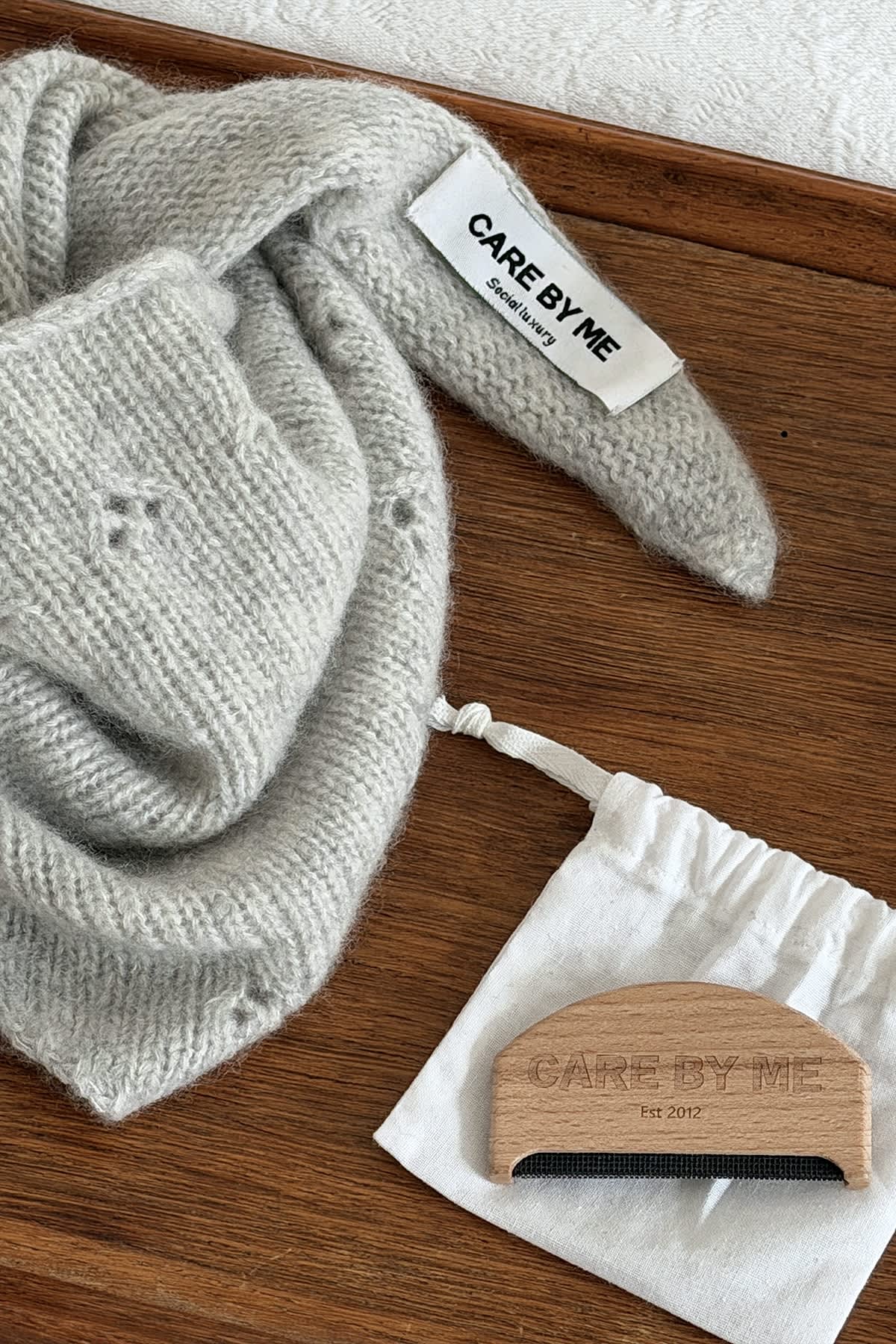 care-by-me-cashmere-comb-kaschmirkamm-holz-pilling-pflege image 2