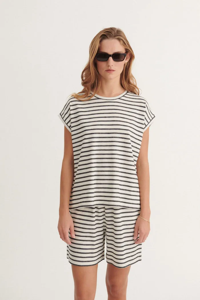 basic-apparel-mary-tee-t-shirt-birch-black-bio-oversize image 1