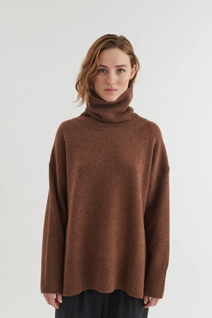 basic-apparel-liz-t-neck-pullover-fondue-fudge-merino-oversize image 1