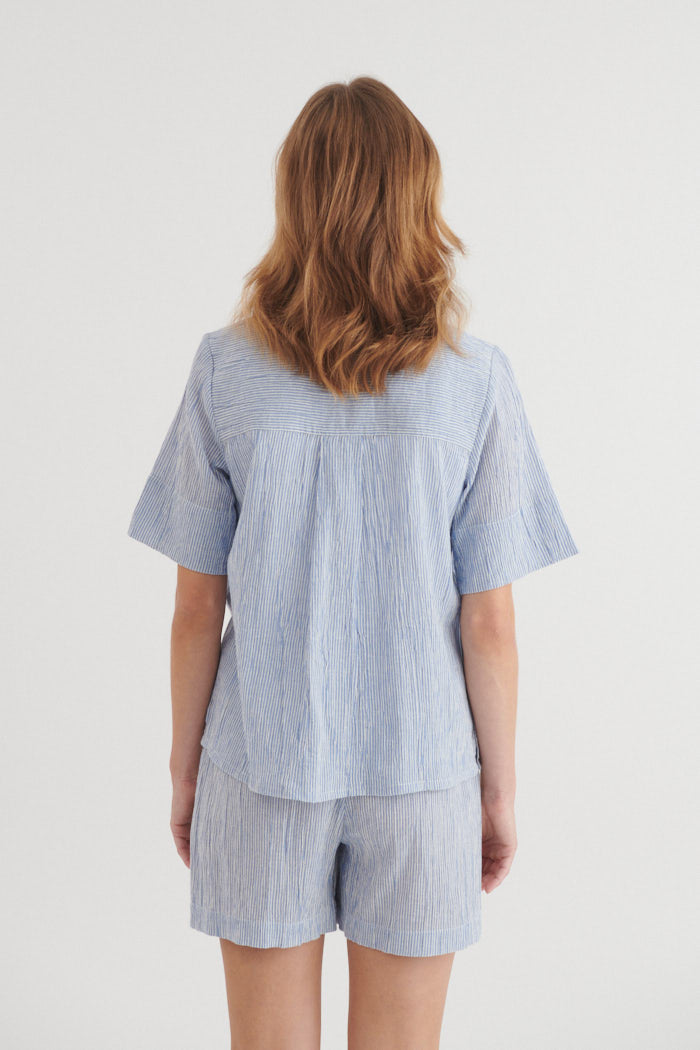 basic-apparel-carol-kurzarm-hemd-riviera-bio-lose image 3