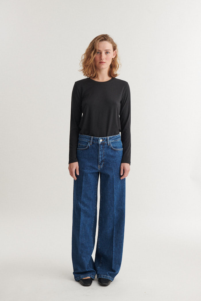 basic-apparel-jolanda-ls-tee-langarmshirt-black-tencel image 4