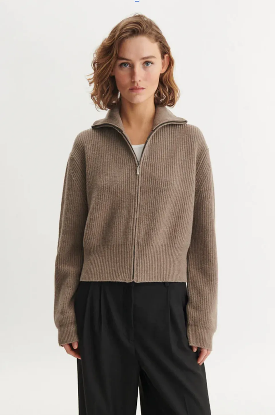 basic-apparel-cady-zip-cardigan-strickjacke-greige-wolle image 1