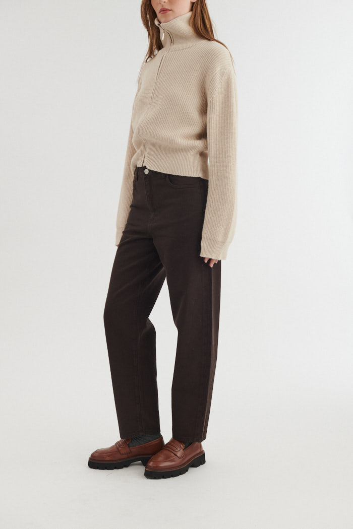 basic-apparel-ea-jeans-chocolate-torte-barrel-bio-denim image 4