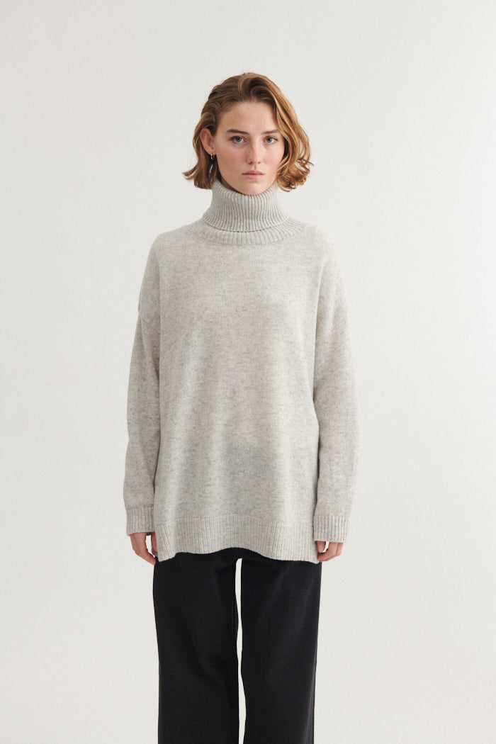 basic-apparel-line-t-neck-pullover-grau-recyclingwolle image 1