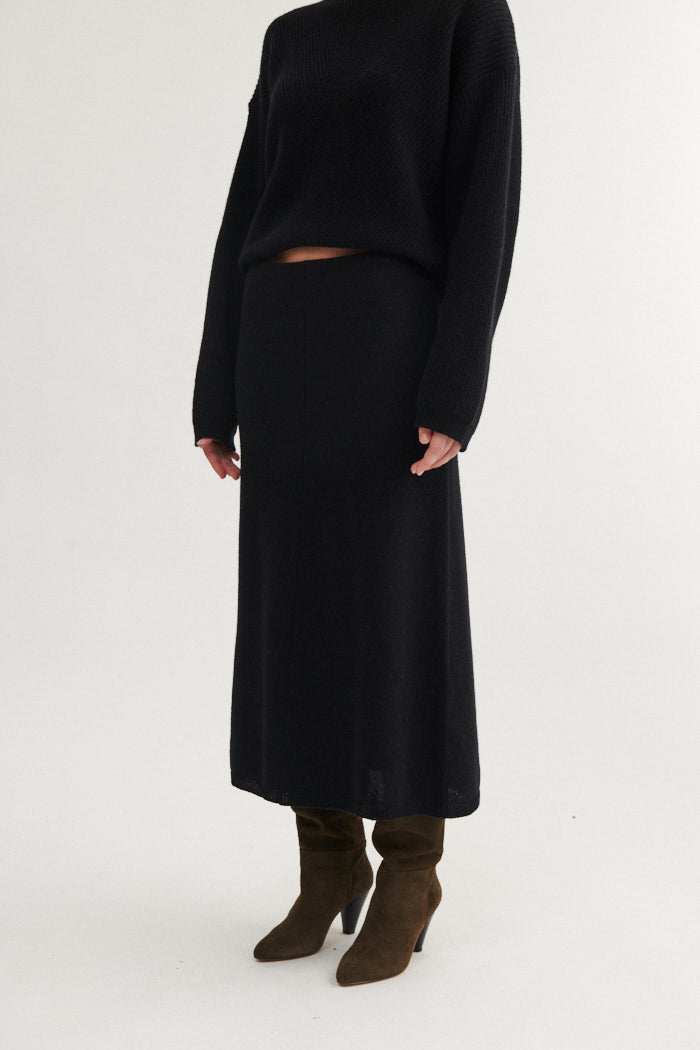 basic-apparel-lise-3-4-skirt-strickrock-black-recyclingwolle image 2