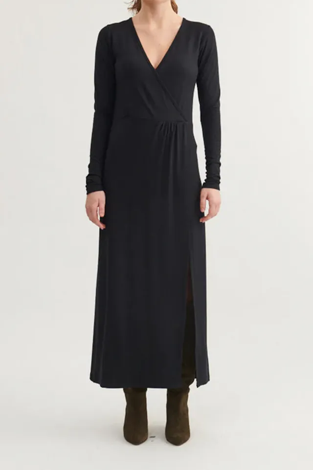 basic-apparel-sadie-v-kleid-schwarz-modal-v-ausschnitt image 1