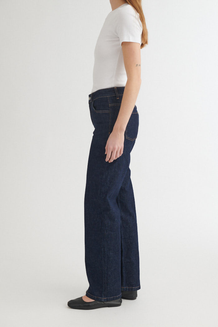 basic-apparel-elisa-rinse-wash-jeans-raw-denim-bio-baumwolle image 3