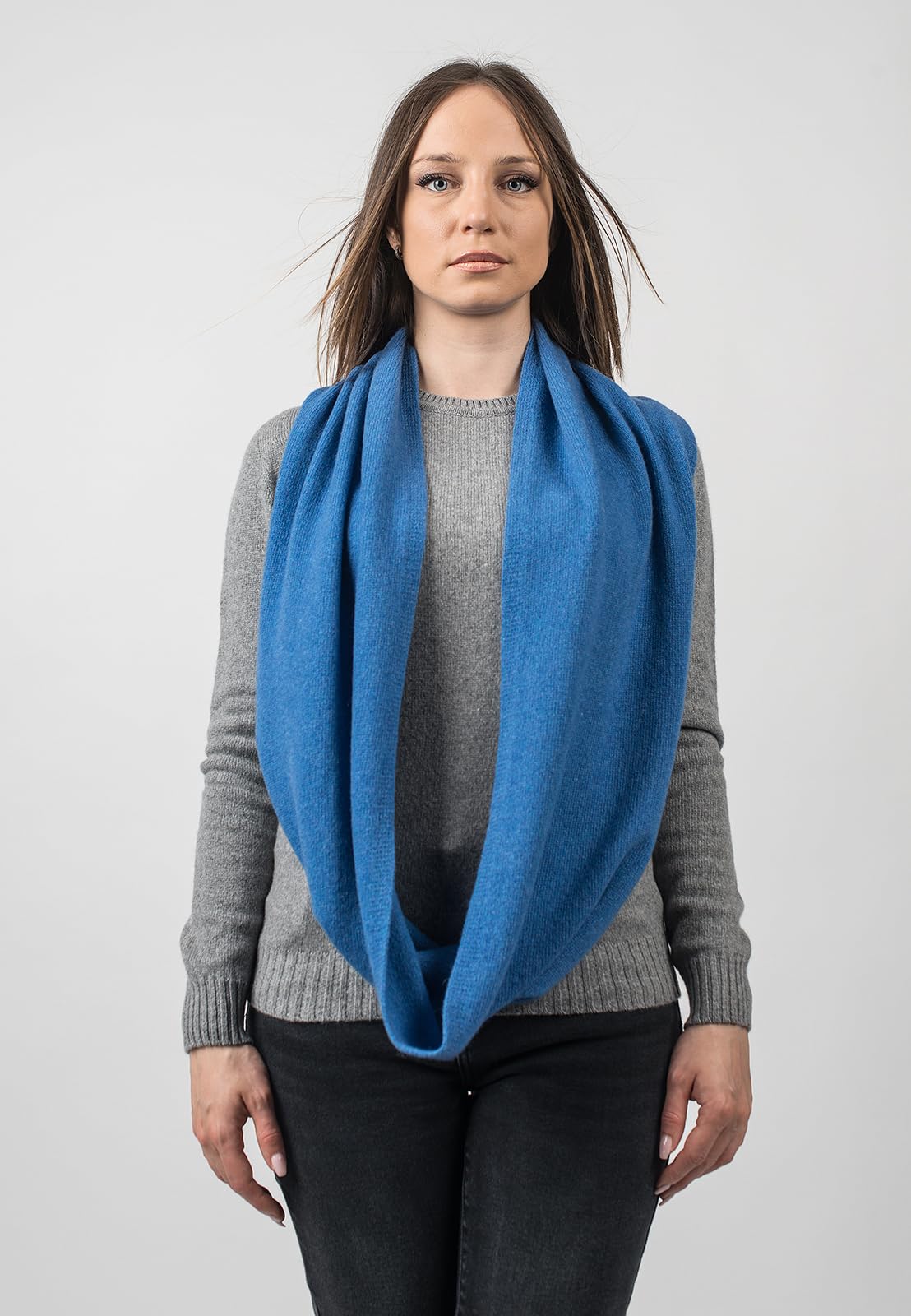 dalle-piane-cashmere-schlauchschal-hellblau-kaschmir image 3
