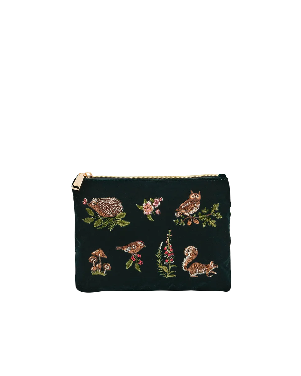 fable-england-meadow-scene-pouch-samt-waldgr-n-bestickt image 1