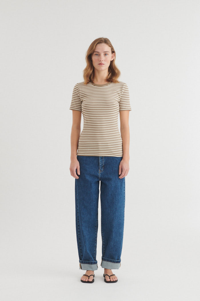 basic-apparel-ludmilla-o-neck-t-shirt-covert-garden-birch-bio image 5