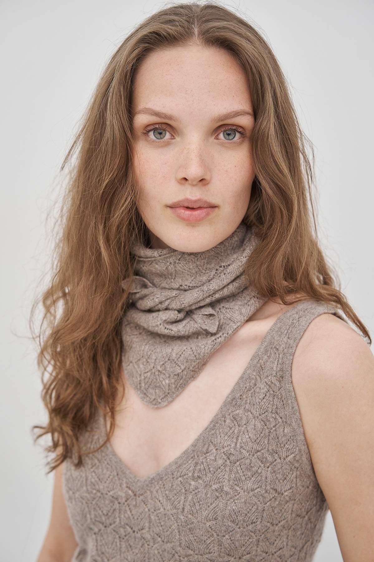 care-by-me-aja-scarf-schal-dark-sand-kaschmir image 5