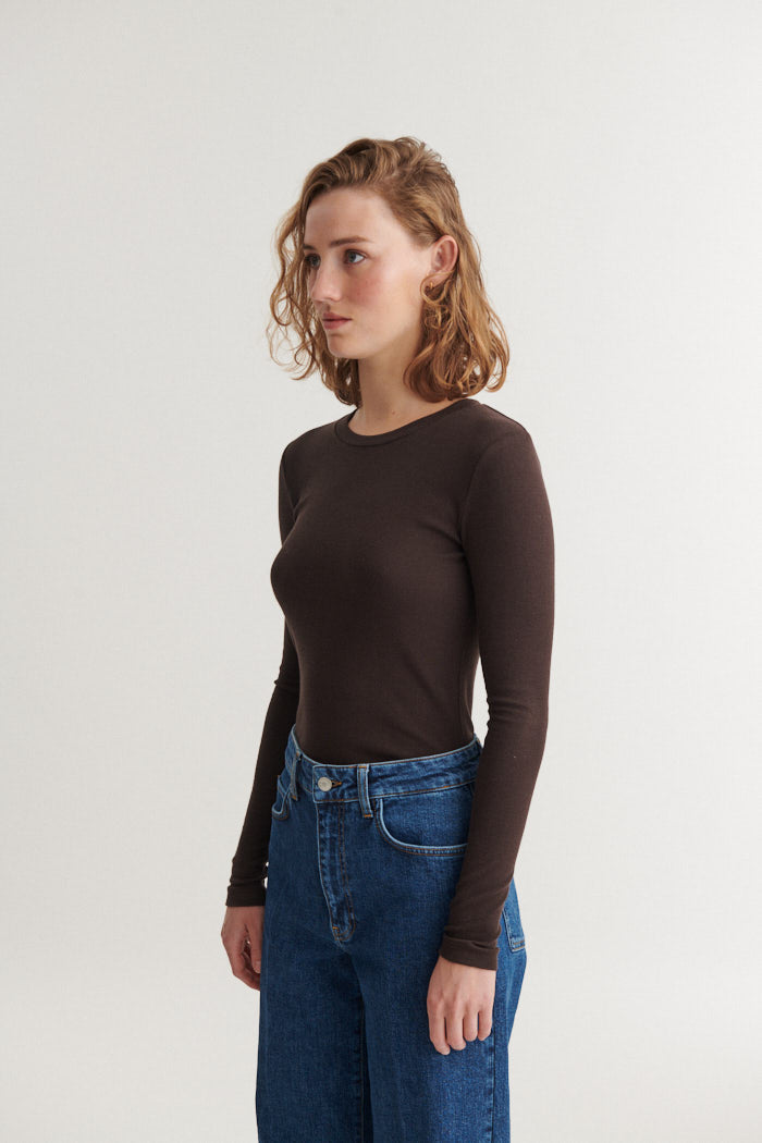 basic-apparel-ludmilla-ls-tee-langarmshirt-chocolate-torte-bio image 2