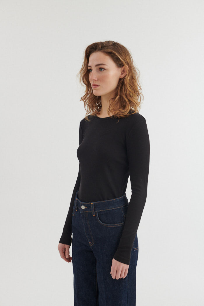 basic-apparel-ludmilla-ba146-01-langarmshirt-schwarz-bio-baumwolle image 2
