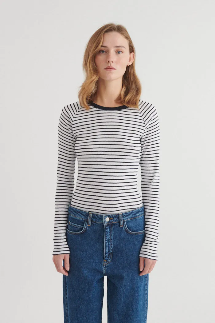 basic-apparel-arense-ls-tee-langarmshirt-wei-blau-streifen image 1