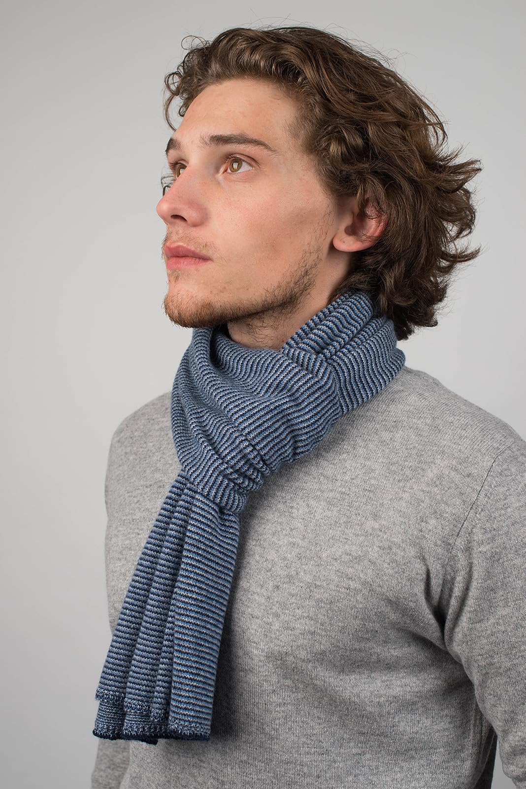 dalle-piane-cashmere-schal-herren-blau-nadelstreifen-kaschmir image 3