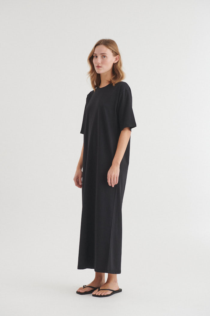 basic-apparel-dresses-raja-t-shirt-dress-kleid-schwarz image 2