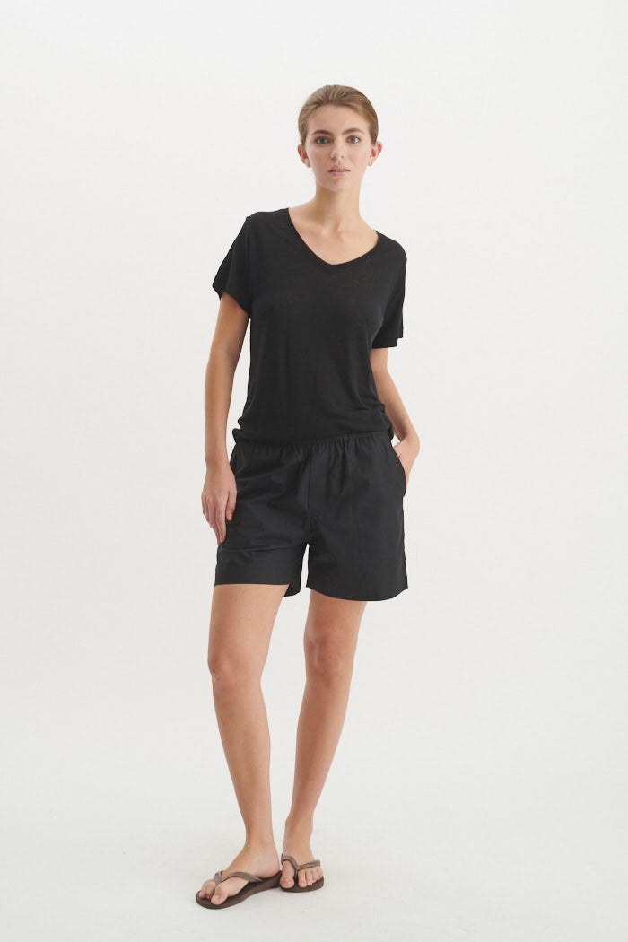 basic-apparel-silje-ba416-20-shorts-black-bio-baumwolle image 4