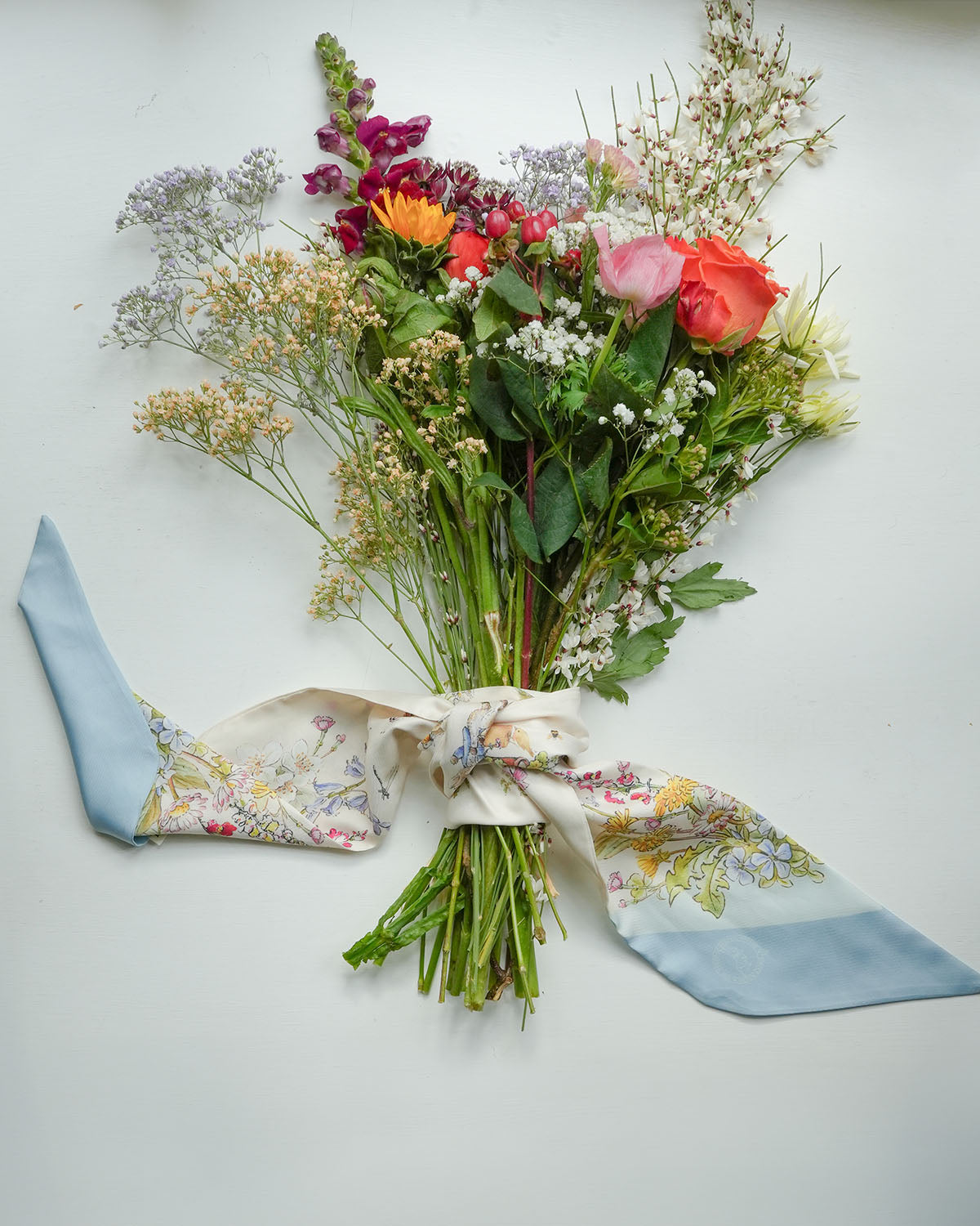 fable-england-peter-rabbit-skinny-schal-creme-hasenmuster image 5